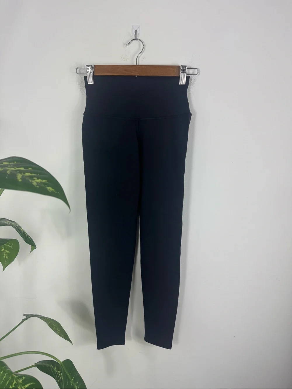 Alo Yoga Black High-Waist 7/8 Leggings XXS - Sculpting Activewear